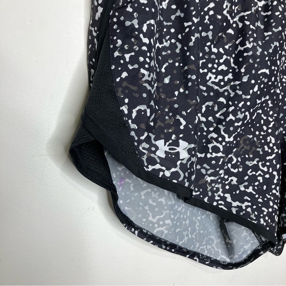 Under Armour loose fit running shorts black white gray women’s size large‎ - Picture 2 of 6